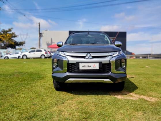 MITSUBISHI L200 TRITON 2.4 16V TURBO DIESEL SPORT HPE CD 4P 4X4 AUTOMÁTICO MITSUBISHI L200 TRITON 2.4 16V TURBO DIESEL SPORT HPE CD 4P 4X4 AUTOMÁTICO